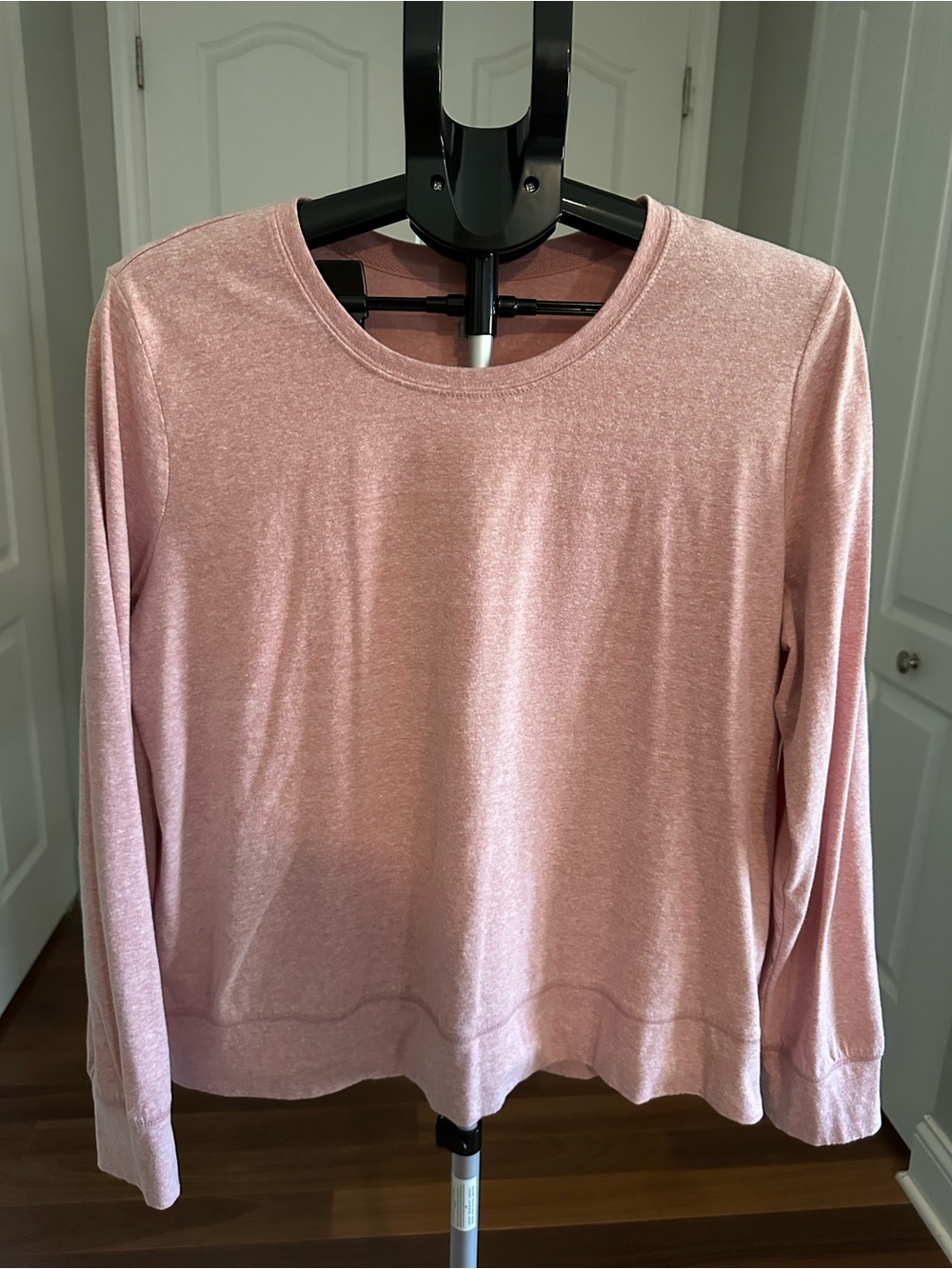 Ideology Lightweight Long-Sleeve Crewneck Sweatshirt in Light Pink
